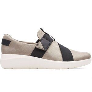 NWB Clarks Womens Kayleigh Charm Slip On Sneakers Silver Size US 7.5 $90 [jb]